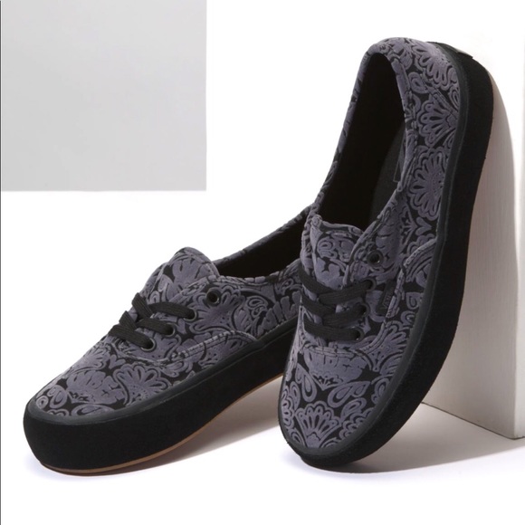 1 Left NWT Vans Vibes Platform 2.0 Authentic Black - Picture 2 of 7